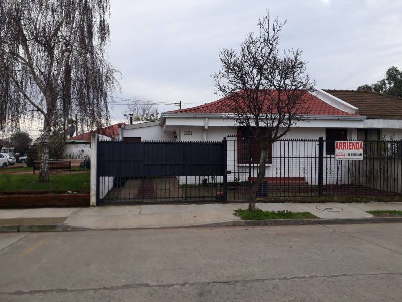 Casa remodelada, impecable y central en Linares.
