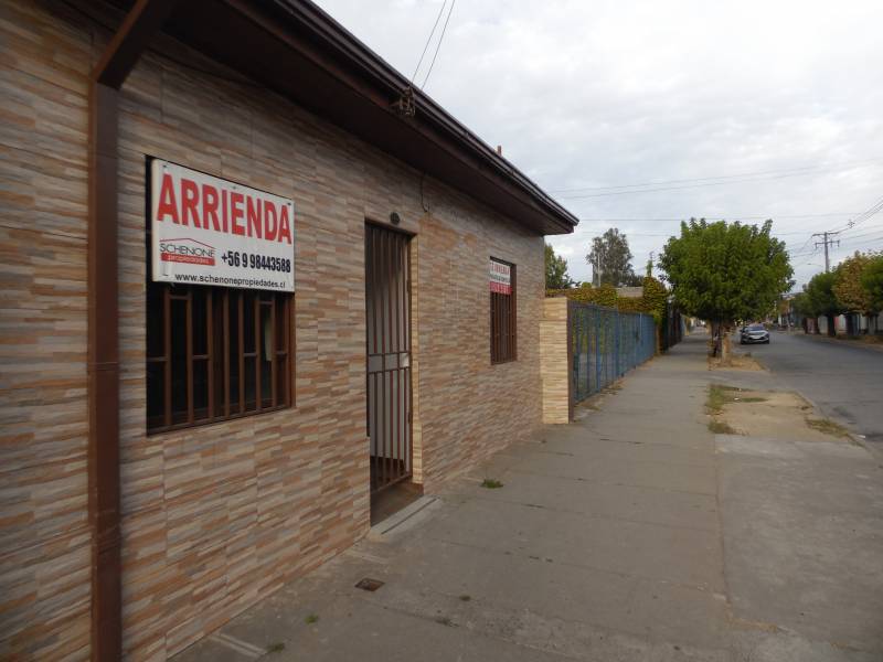 Amplia, céntrica, remodelada propiedad y uso inmediato 