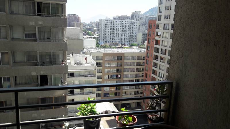 Estupendo Depto, GRANDE, CÓMODO, A PASOS METRO Santa Lucia.