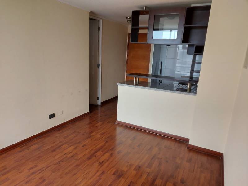 Cómodo Dpto Metro B. Artes, tranquilidad y comercio cercano