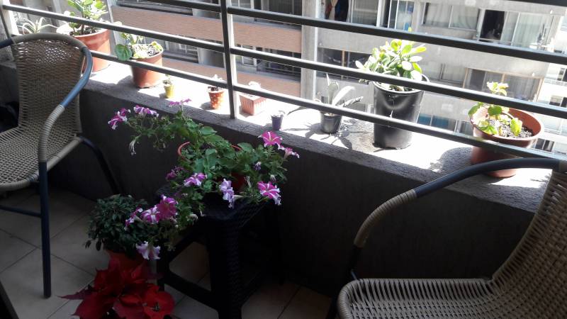 A PASOS METRO SANTA LUCIA, EXCELENTES ESPACIOS INTERIORES!