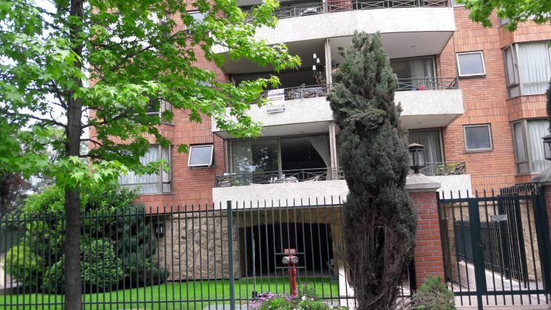 Excelente depto Las Tranqueras, a pasos Alto Las Condes.