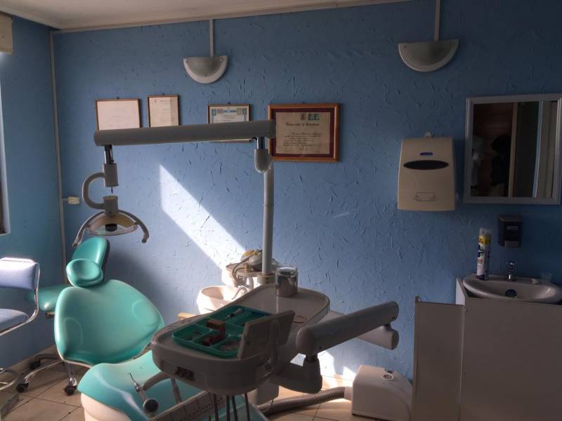 Excelente oportunidad consulta para dentistas equipada