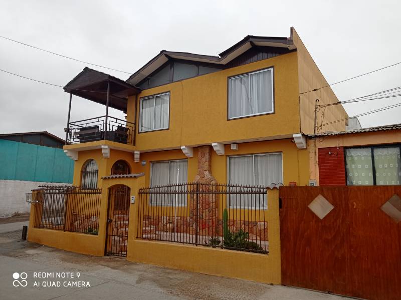Amplia casa condiciones comerciales sector San Juan, Coquimb