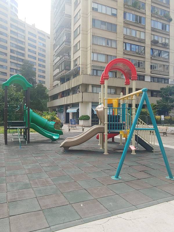Totalmente remodelado Parque Araucano Metro Escuela Militar