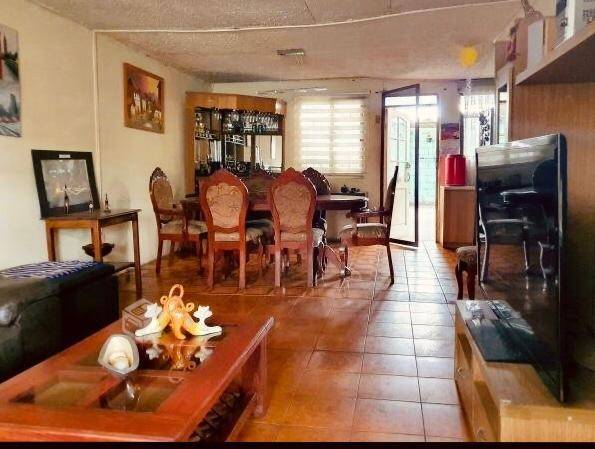 Venta casa solida en sector residencial, Arica