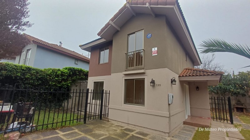 Hermosa y Segura Casa en Condominio de Curauma