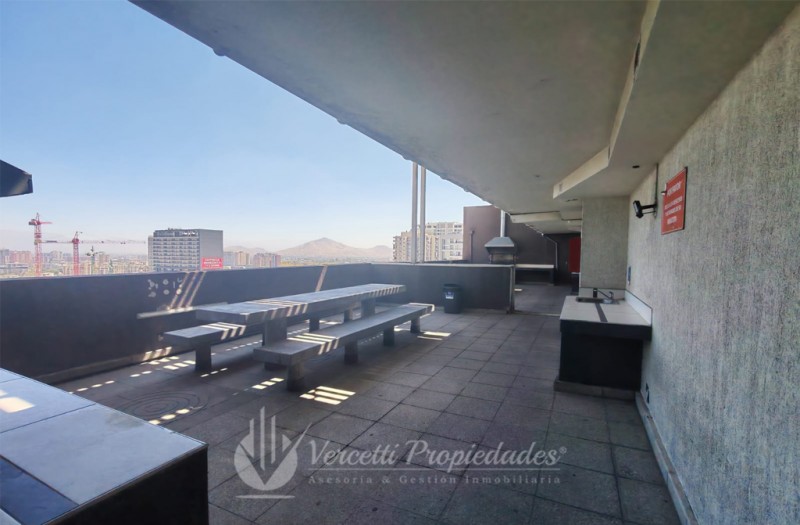 Departamento A Solo Pasos de la Estación de Metro Santa Ana.