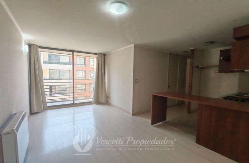 Fotografía de Departamento A Solo Pasos de la Estación de Metro Santa Ana.