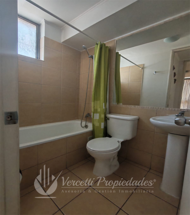 Departamento A Solo Pasos de la Estación de Metro Santa Ana.