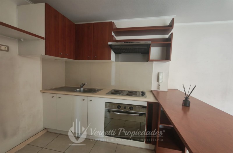 Departamento A Solo Pasos de la Estación de Metro Santa Ana.