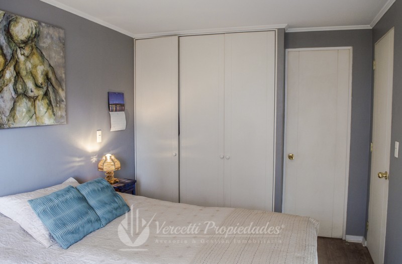 en Arriendo: Departamento Amoblado de 1 Dormitorio en Ubicac