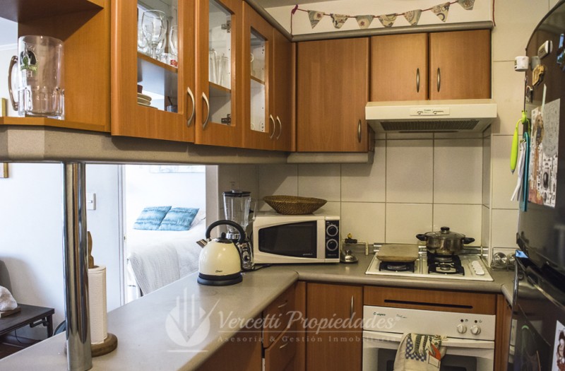 en Arriendo: Departamento Amoblado de 1 Dormitorio en Ubicac