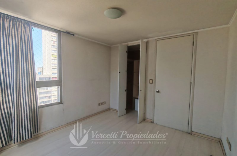 Departamento A Solo Pasos de la Estación de Metro Santa Ana.