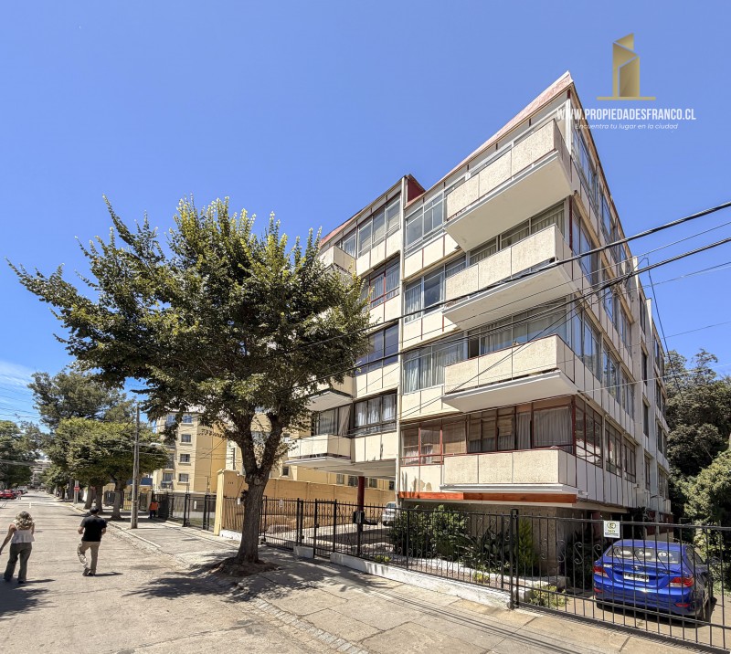 Moderno y Seguro Dpto 2D Remodelado Amoblado Quinta Vergara