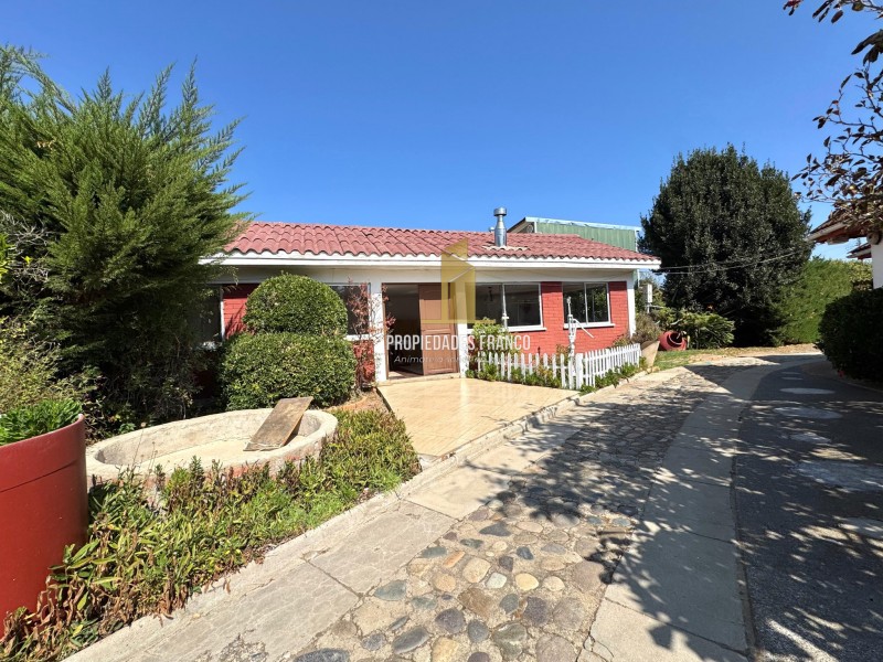 Imponente Casa en Villa Alemana en Terreno de 2,930 M2