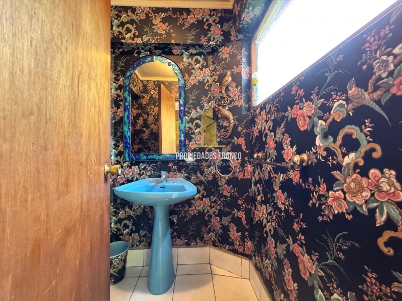 Imponente Casa en Villa Alemana en Terreno de 2,930 M2