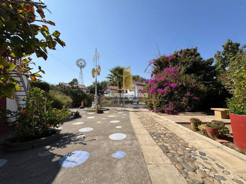 Imponente Casa en Villa Alemana en Terreno de 2,930 M2