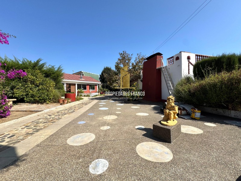 Imponente Casa en Villa Alemana en Terreno de 2,930 M2