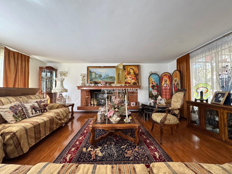 Imponente Casa en Villa Alemana en Terreno de 2,930 M2