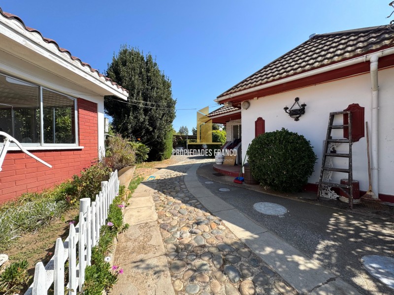 Imponente Casa en Villa Alemana en Terreno de 2,930 M2