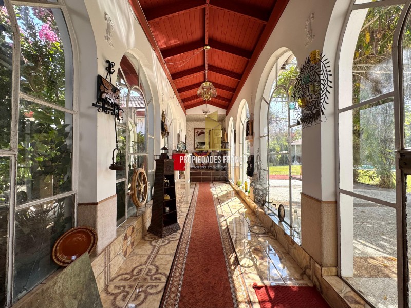 Imponente Casa en Villa Alemana en Terreno de 2,930 M2