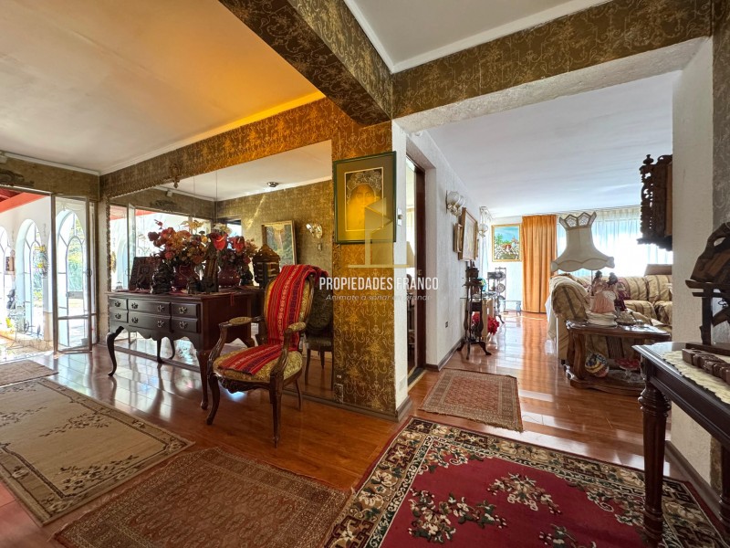 Imponente Casa en Villa Alemana en Terreno de 2,930 M2