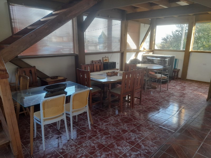 en Arriendo Propiedad Comercial de Tres Niveles