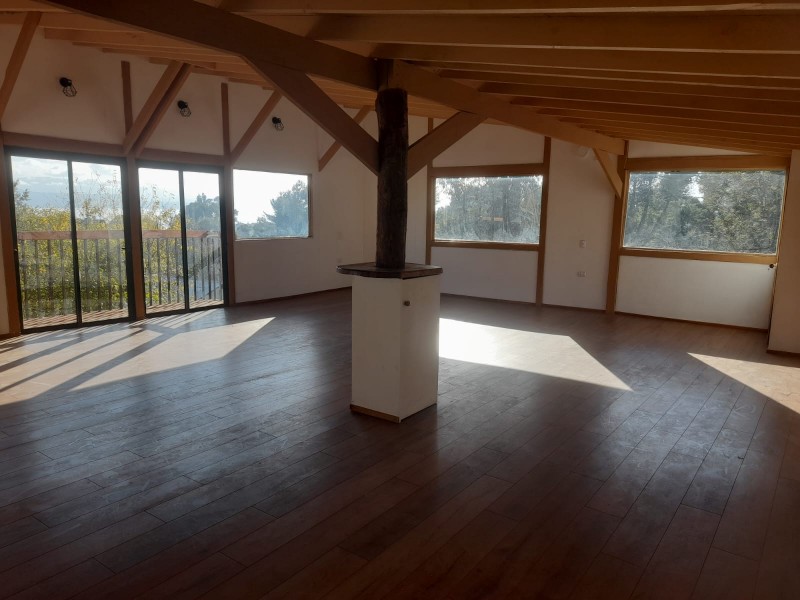 en Arriendo Propiedad Comercial de Tres Niveles