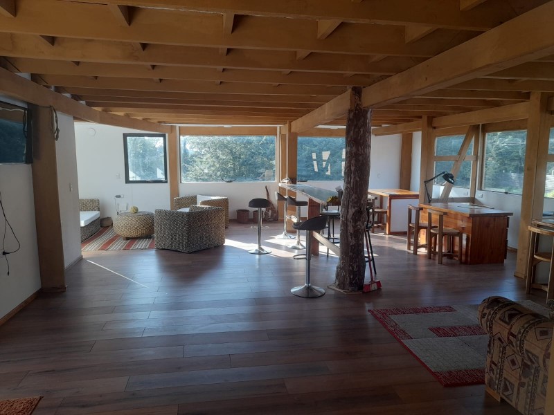 en Arriendo Propiedad Comercial de Tres Niveles