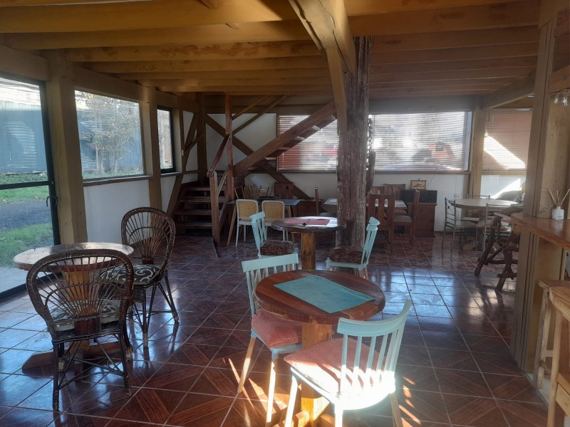 en Arriendo Propiedad Comercial de Tres Niveles