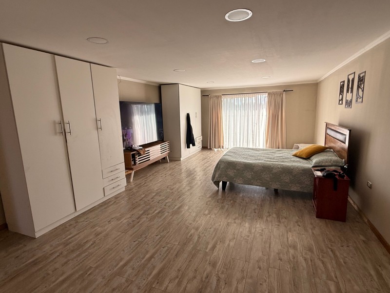 Linda Casa de 315 M²,en Parcela de 5.000 M² , Pelarco
