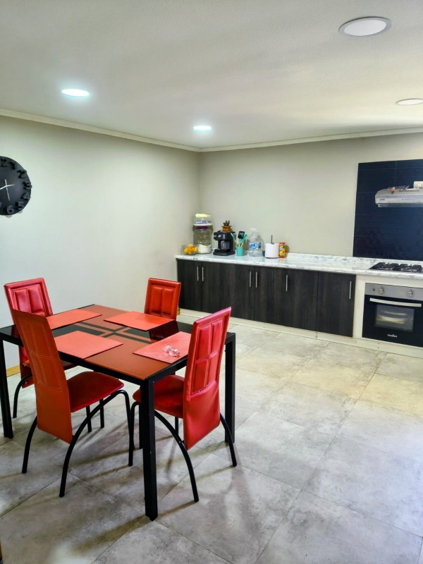 Linda Casa de 315 M²,en Parcela de 5.000 M² , Pelarco