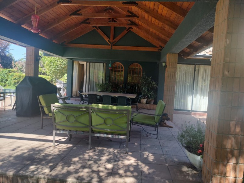 Hermosa Casa en Loteo la Reina, Talca