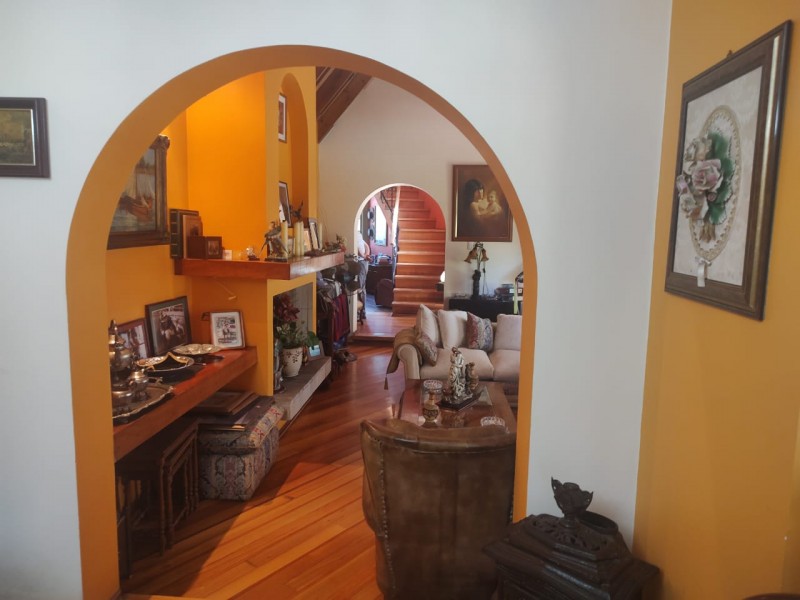 Hermosa Casa en Loteo la Reina, Talca