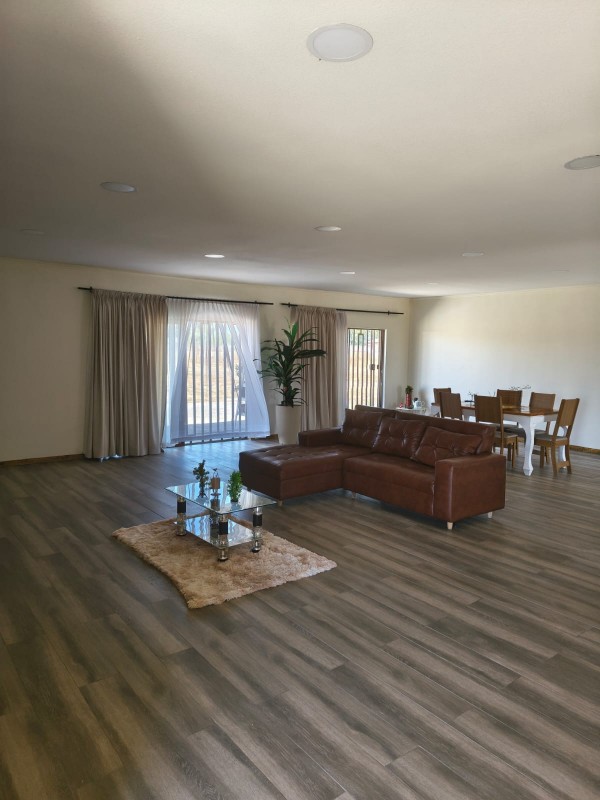 Linda Casa de 315 M²,en Parcela de 5.000 M² , Pelarco