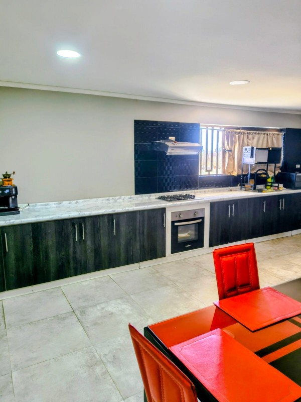 Linda Casa de 315 M²,en Parcela de 5.000 M² , Pelarco