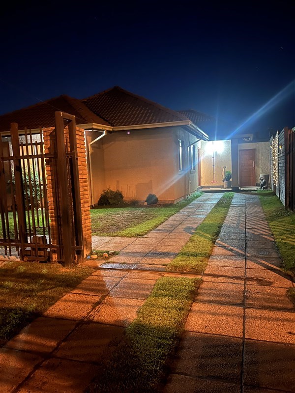 Hermosa Casa, 3 Dorm, 2 Baños, Parque del Sol, Talca