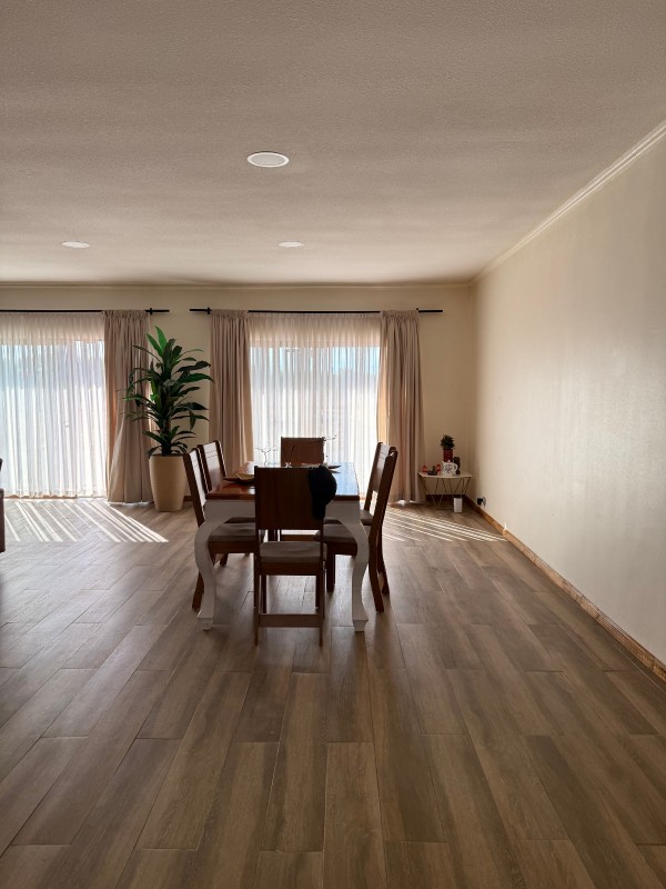 Linda Casa de 315 M²,en Parcela de 5.000 M² , Pelarco