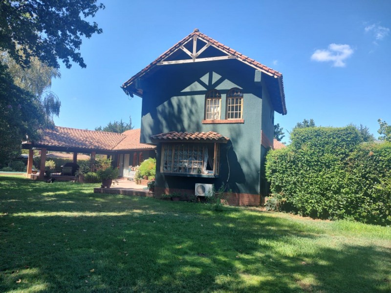 Hermosa Casa en Loteo la Reina, Talca