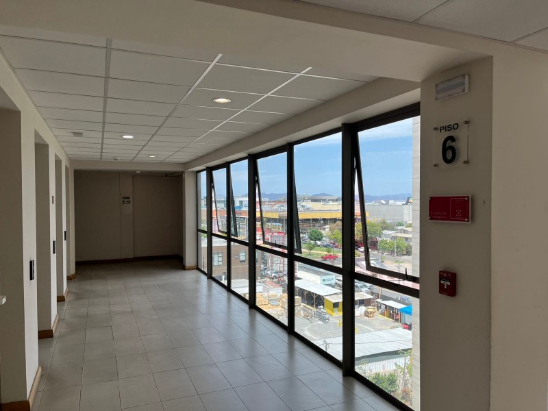 Se Vende Oficina Excelente Ubicación, 3 Priv. 2 Baños
