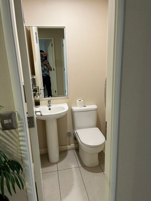 Se Vende Oficina Excelente Ubicación, 3 Priv. 2 Baños