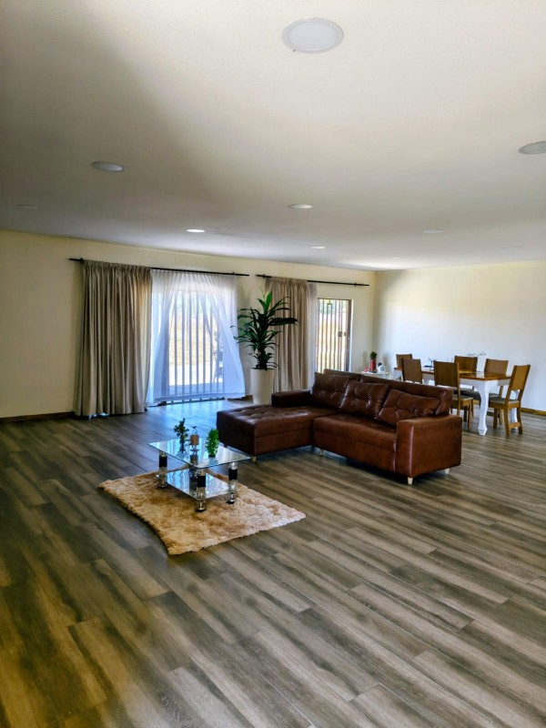 Linda Casa de 315 M²,en Parcela de 5.000 M² , Pelarco