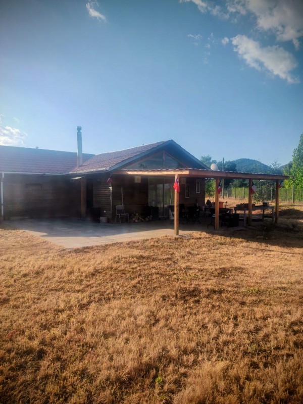Casa de 3 Dorm. ,3 Baños, en Parcela de 5000 M2