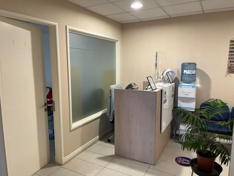 Se Vende Oficina Excelente Ubicación, 3 Priv. 2 Baños