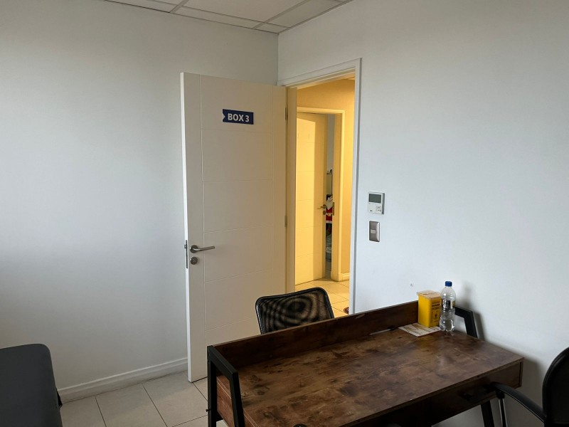 Se Vende Oficina Excelente Ubicación, 3 Priv. 2 Baños