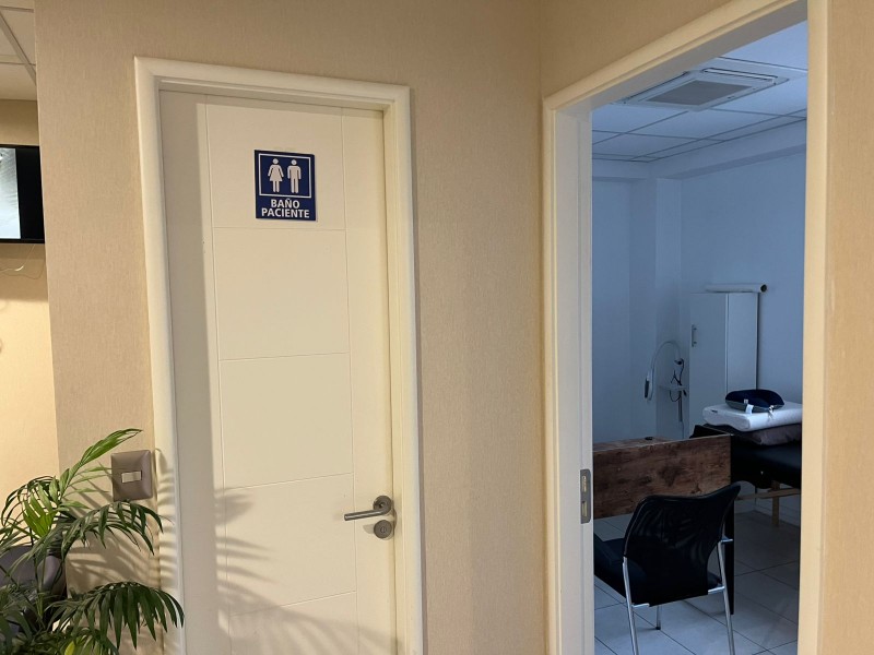 Se Vende Oficina Excelente Ubicación, 3 Priv. 2 Baños