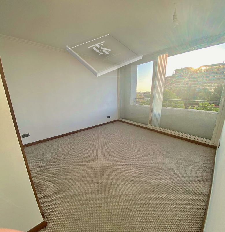 A Pasos del Metro y Comercio Con Vista Norte y Poniente.