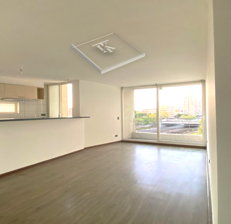 A Pasos del Metro y Comercio Con Vista Norte y Poniente.