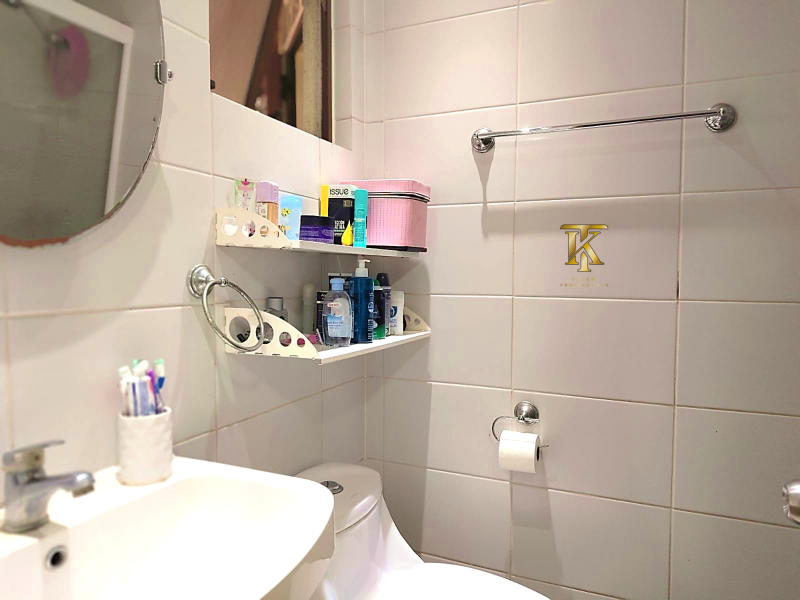 Cercano Av, Principal y Supermercados